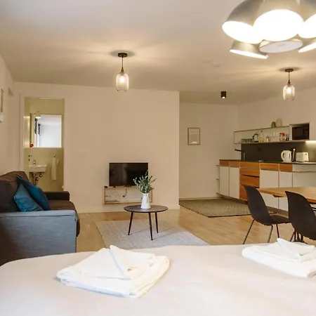 Madflats Hotel-Apartments S-Bahn Friedenau Berlijn Buitenkant foto